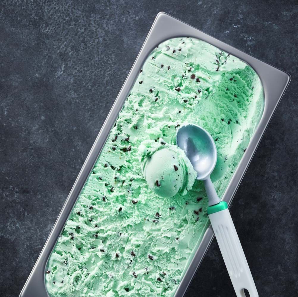 PEPPERMINT CHIP PREMIUM ICE CREAM 5LT