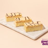 PRIESTLEY'S VANILLA SLICE 4INNER X14CUT