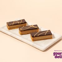 PRIESTLEY'S CARAMEL SLICE (GLUTEN FREE) 6INNER X 15CUT